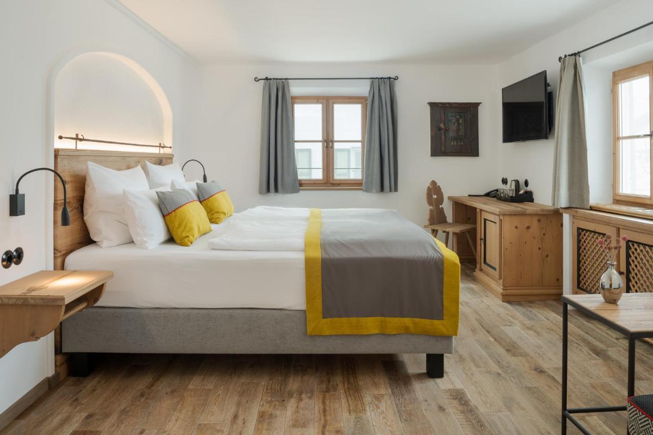 Hotel Gut Ising Chieming Exterior foto