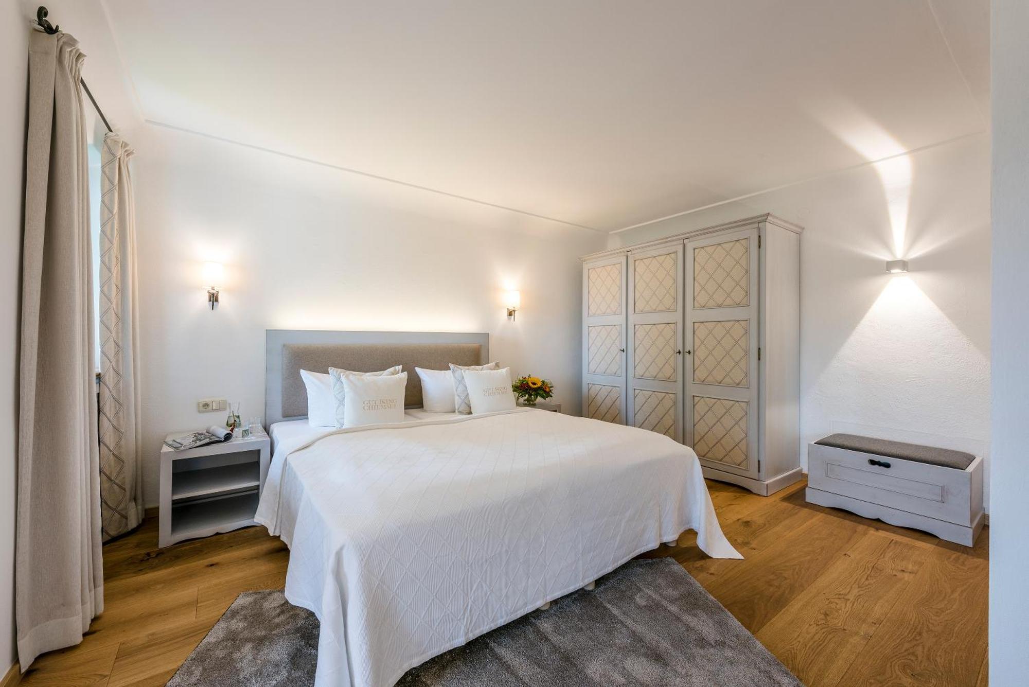 Hotel Gut Ising Chieming Exterior foto