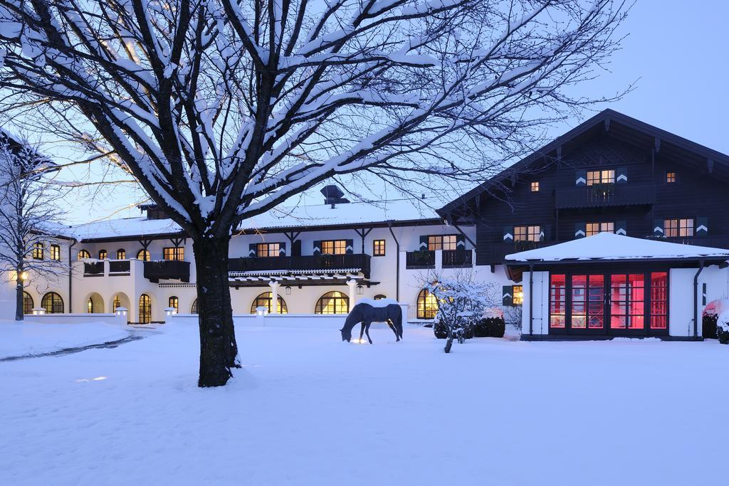 Hotel Gut Ising Chieming Exterior foto