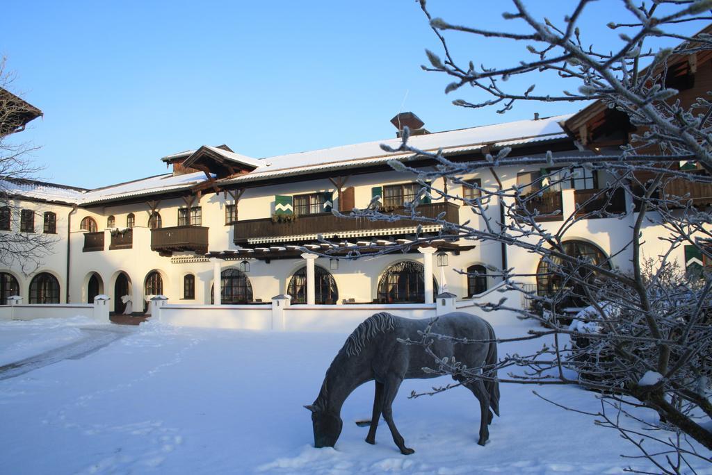 Hotel Gut Ising Chieming Exterior foto