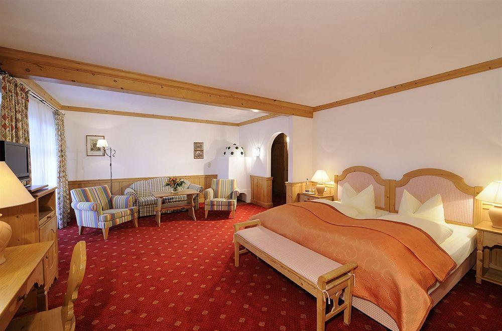 Hotel Gut Ising Chieming Exterior foto