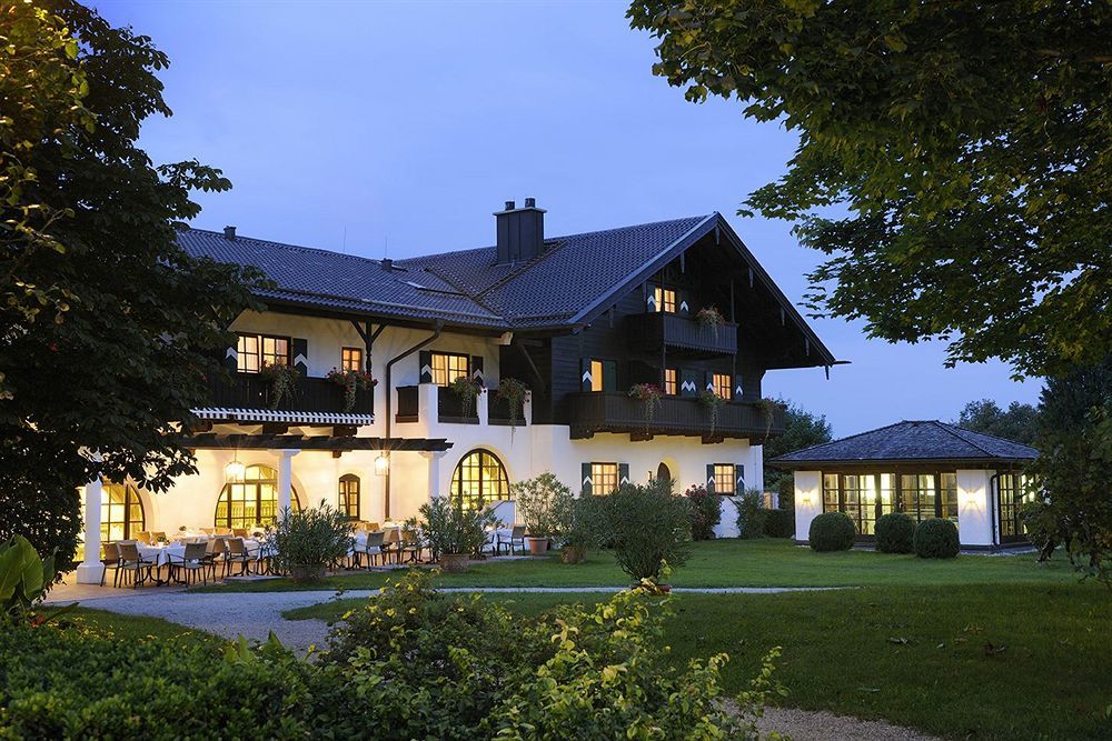 Hotel Gut Ising Chieming Exterior foto
