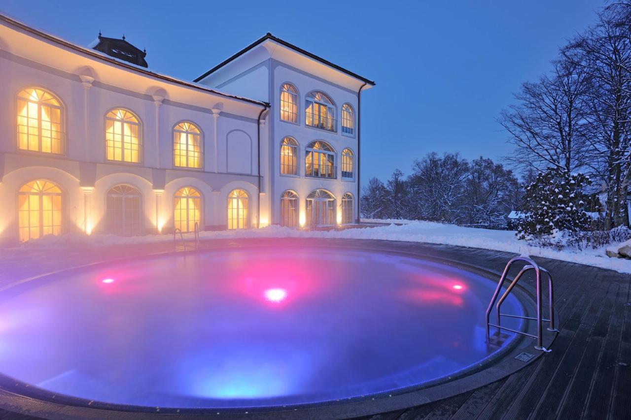 Hotel Gut Ising Chieming Exterior foto